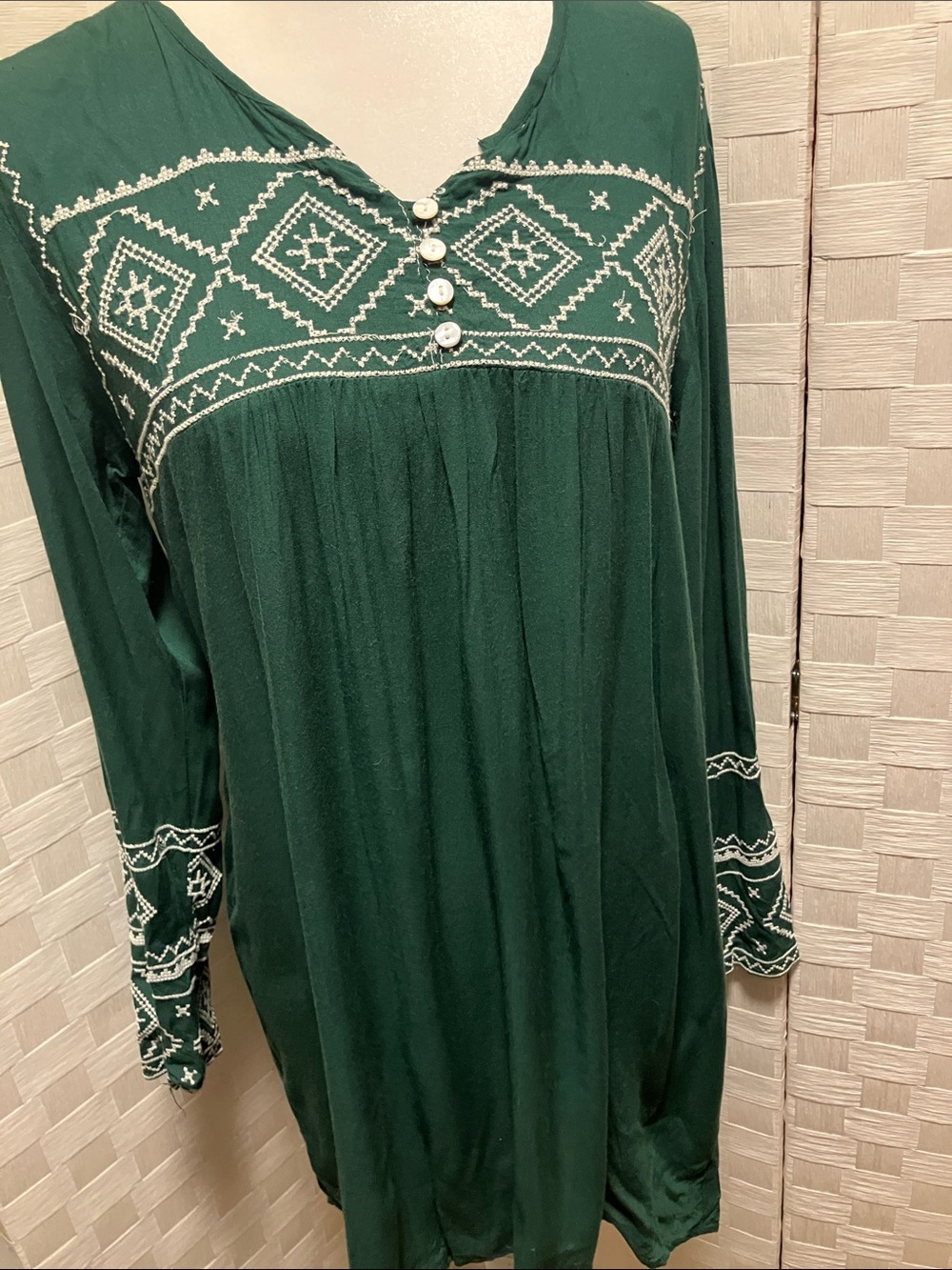 EARTHBOUND Green Long Sleeve Embroidered Tunic Dress